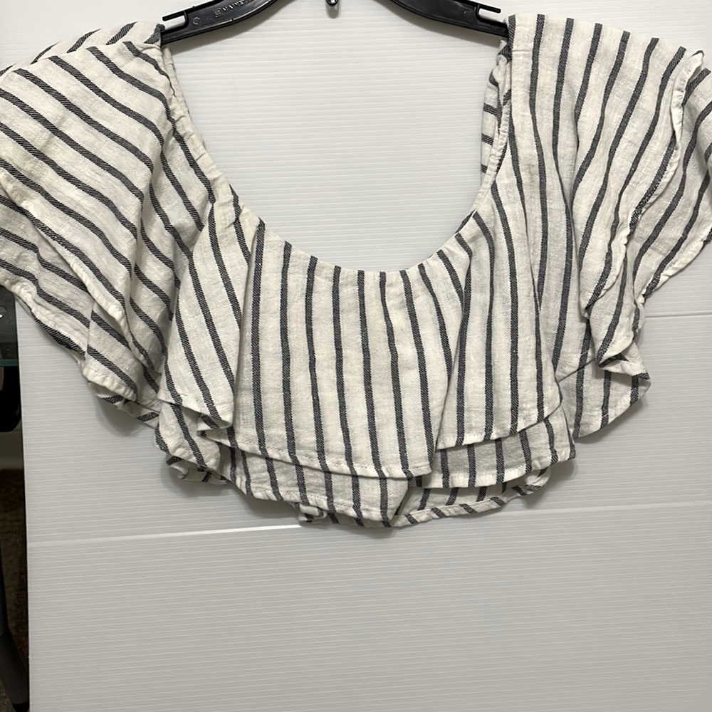 Off the shoulders crop top